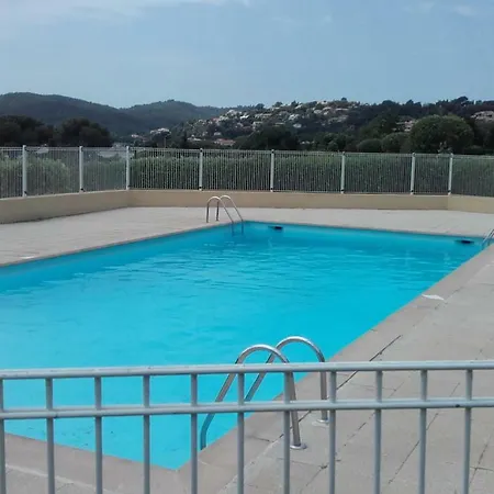 Vue Piscines Parking Les Coraux Agay Апартаменти Сен-Рафаель