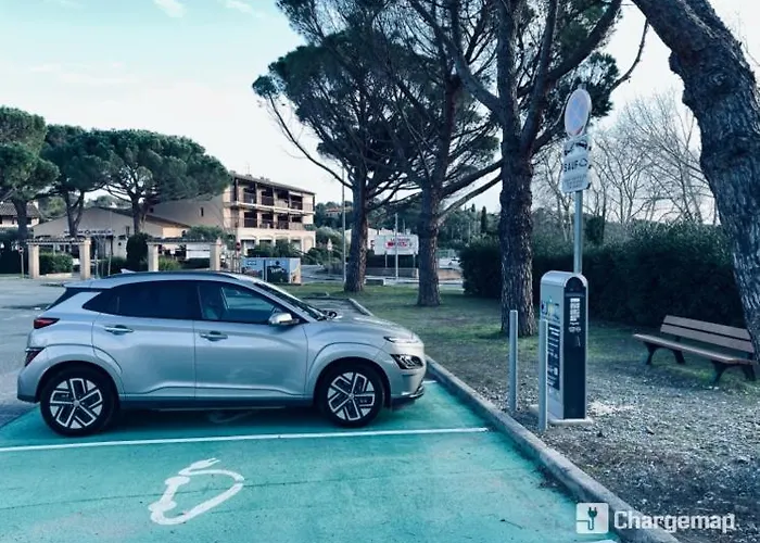 Vue Piscines Parking Les Coraux Agay Appartement *