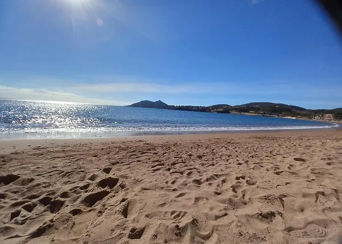 Vue Piscines Parking Les Coraux Agay *