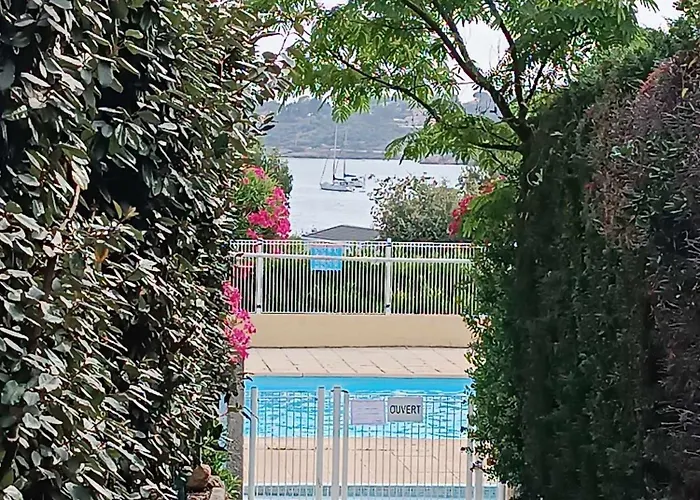 Vue Piscines Parking Les Coraux Agay Appartement