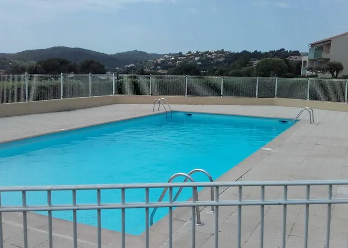 Vue Piscines Parking Les Coraux Agay Appartement Saint-Raphaël